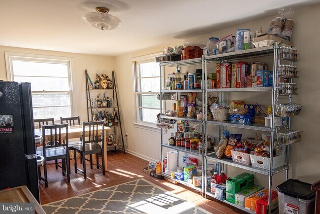 Building Photo - 6519 Byrnes Dr