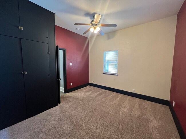 Building Photo - Historic Home Close to Downtown Loveland!