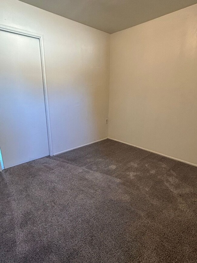 Building Photo - 1020 Warner St