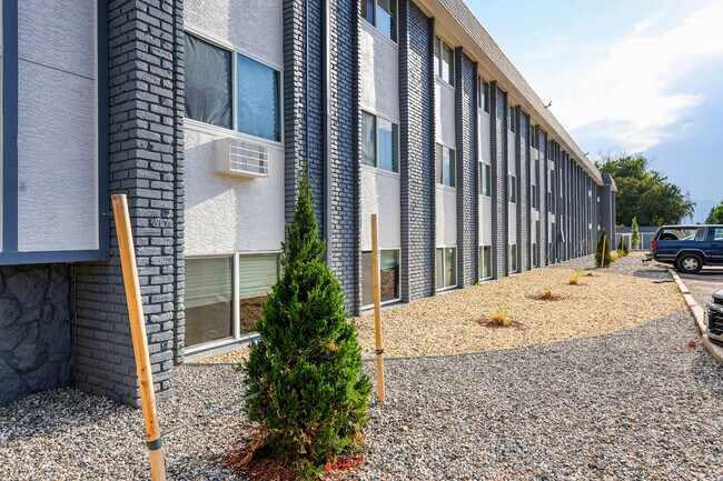 Building Photo - Tiburon Apartments