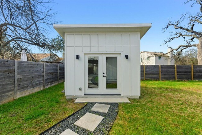 Building Photo - 3817 Leafield Dr