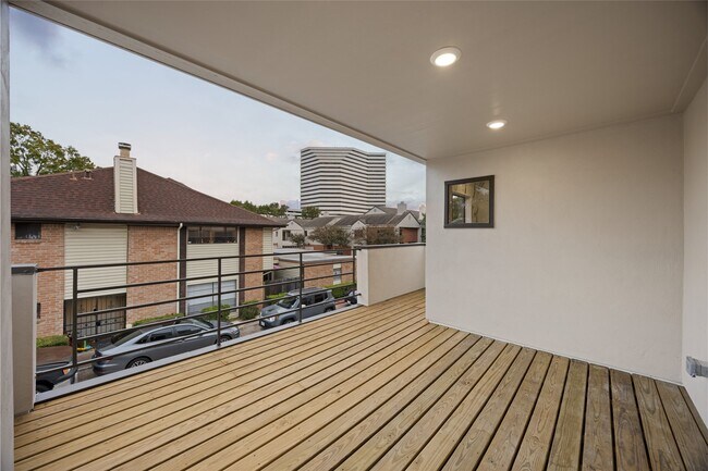 Building Photo - 2668 Bering Dr