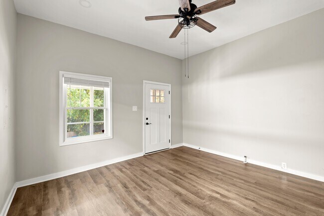 Building Photo - 361 Cameron St SE