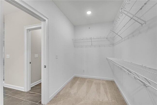 Building Photo - 427 Retreat Ln
