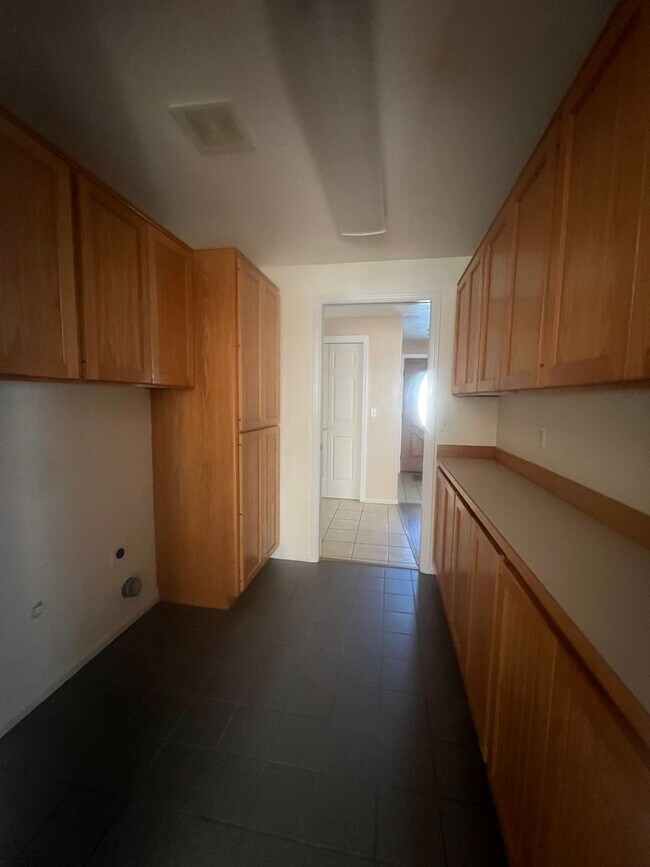 Building Photo - Great Single level Home!