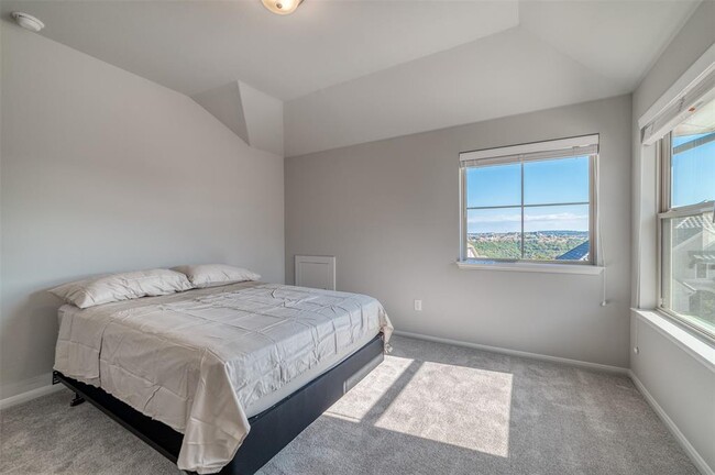 Building Photo - 19500 Summit Glory Trl