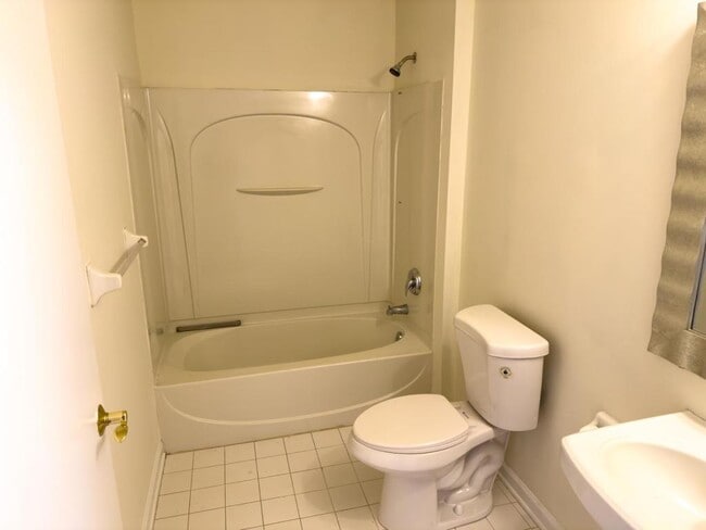 Building Photo - 858 Nittany Ct