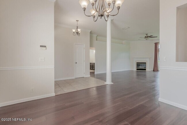 Building Photo - 12080 Scarsdale Dr