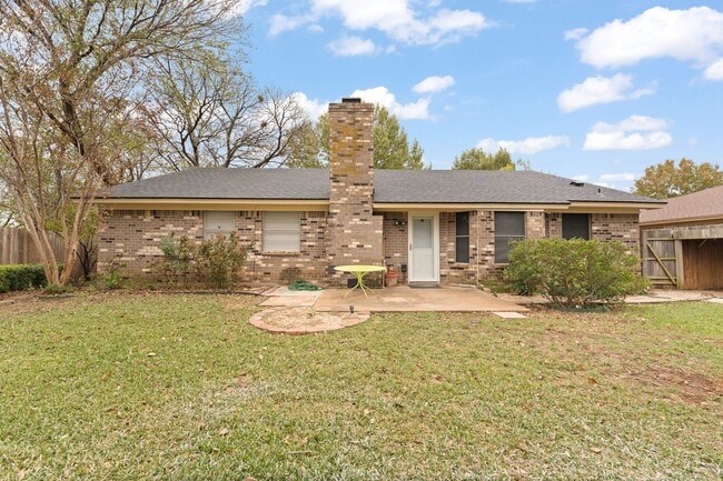 Building Photo - 608 Pleasant Manor Ave