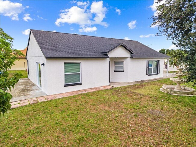 Building Photo - 2413 Sonja Ct