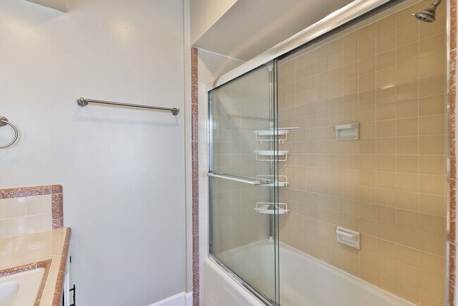 Building Photo - 1020 Madison Ave