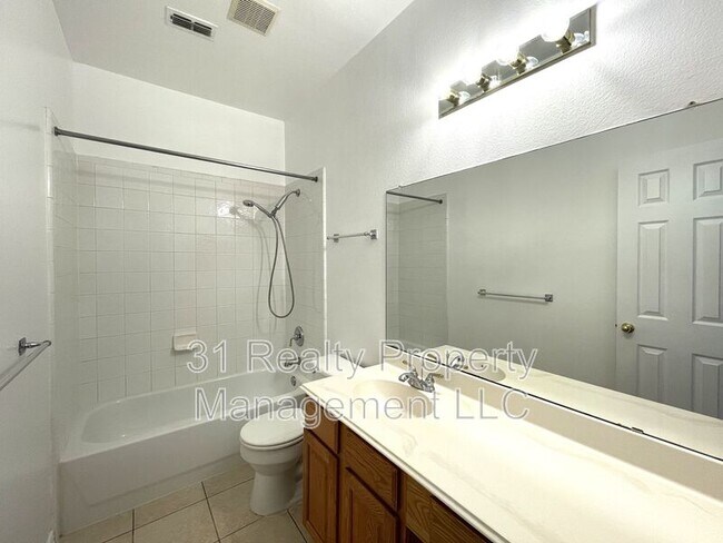 Building Photo - 4400 Avebury Dr