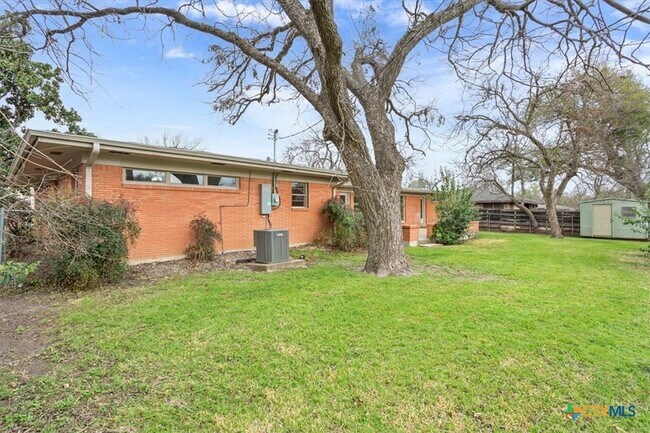 Building Photo - 2305 N 15th St