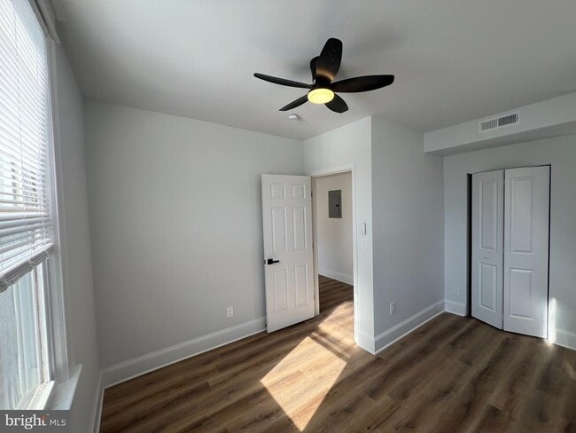 Building Photo - 1941 16th St SE