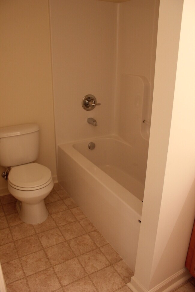 Building Photo - 2 Master Suite Townhome for Rent