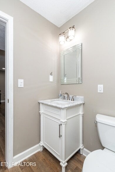 Building Photo - 1100 Winterberry Ln