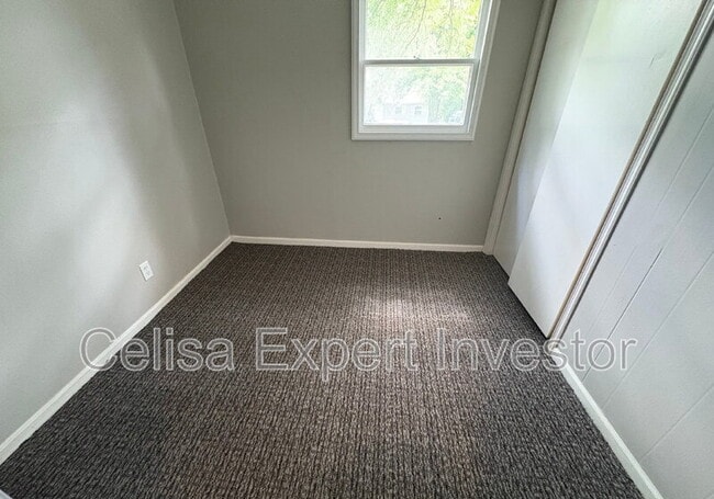 Building Photo - 404 Pursley Dr