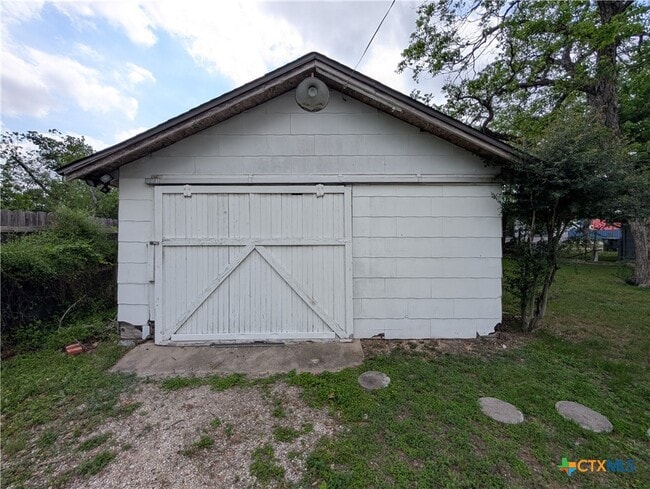 Building Photo - 1185 W Mill St