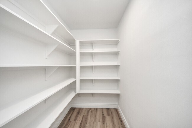 Building Photo - 10227 Metronome Dr