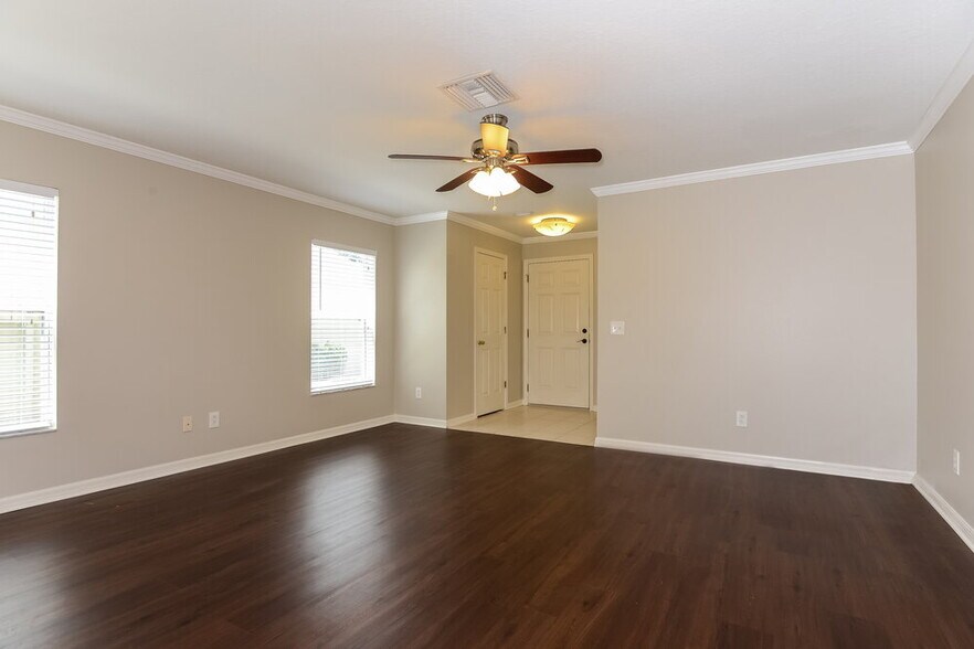 Building Photo - 11015 Golden Silence Dr