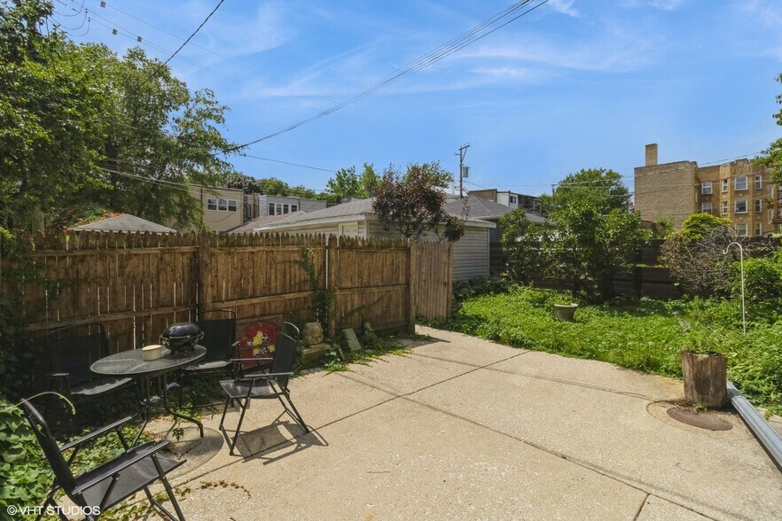 Building Photo - 1507 W Rosemont Ave