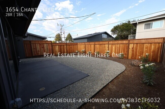 Building Photo - 1654 Chanticleer-