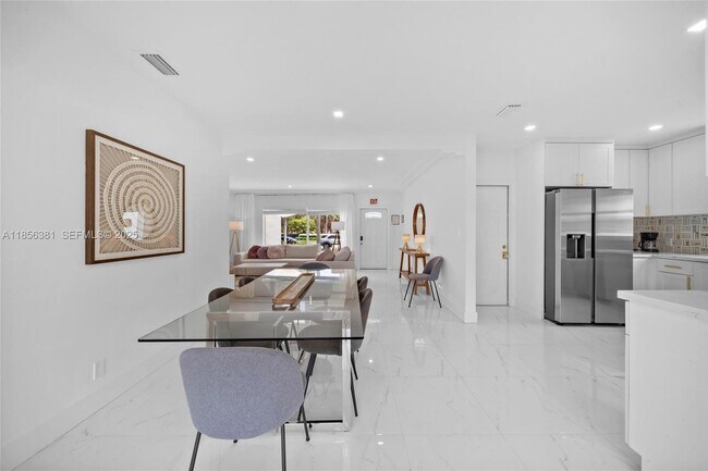 Building Photo - 1625 Hollywood Blvd