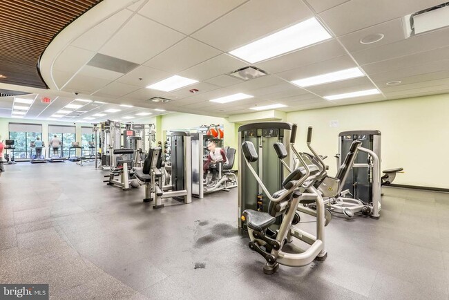 Building Photo - 3210 N Leisure World Blvd