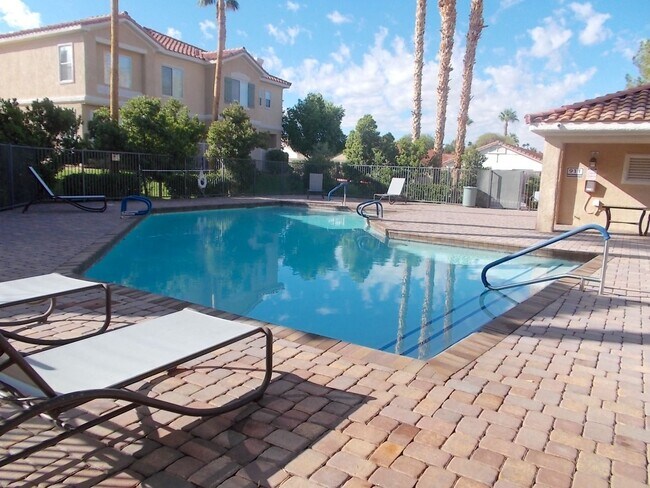 Building Photo - Beautiful 1-Bedroom Condo in Prime Bella V...