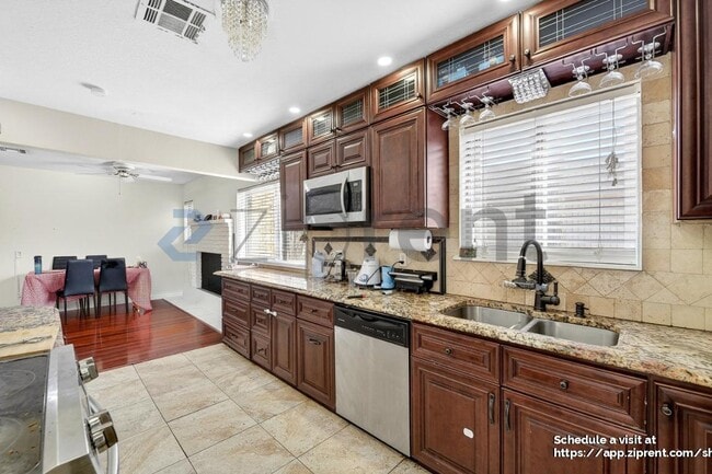 Building Photo - 502 Forest Cir