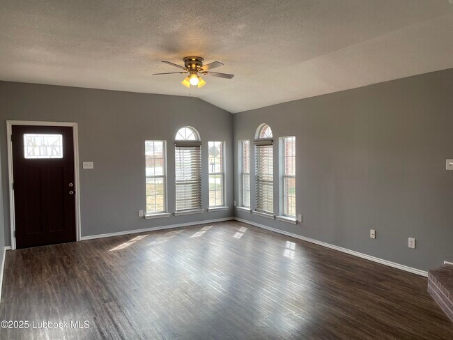 Building Photo - 509 N Iola Ave