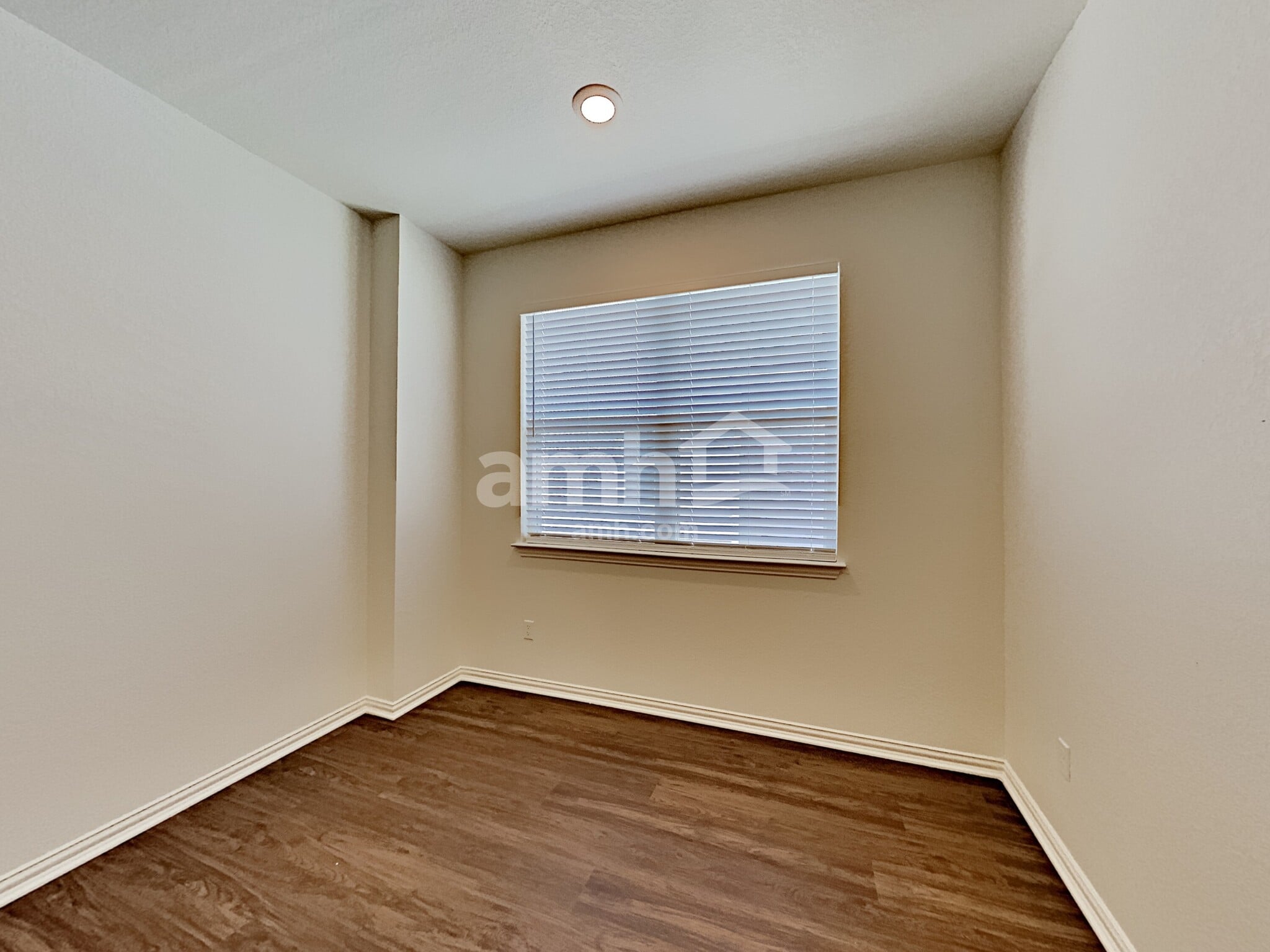 Building Photo - 2717 Lillybrook Ln