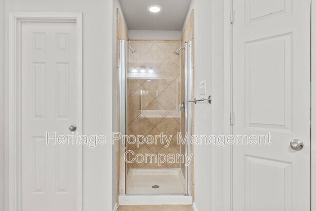 Building Photo - 11 Sable Valley