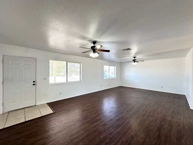 Building Photo - 6527 Nielsen Way