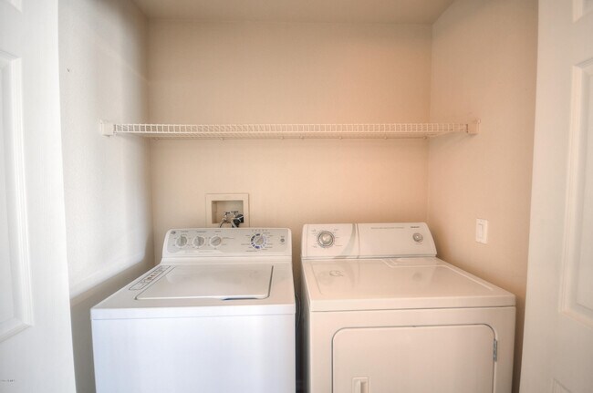 Building Photo - 15095 N Thompson Peak Pkwy