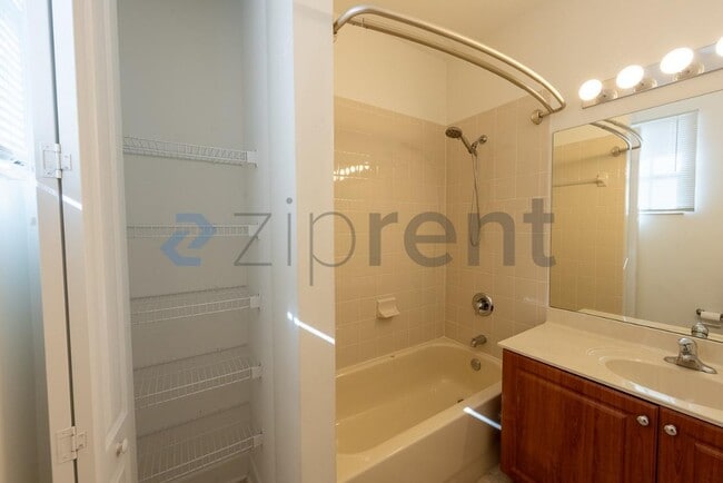 Building Photo - 708 SW 147th Ave