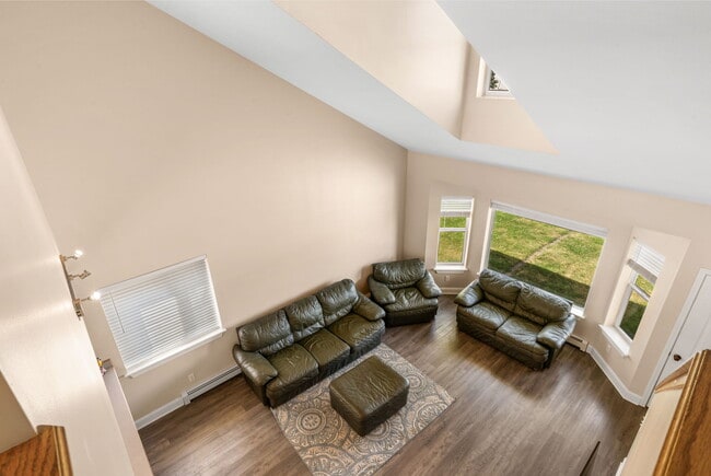 Building Photo - 306 Golden Valley Dr