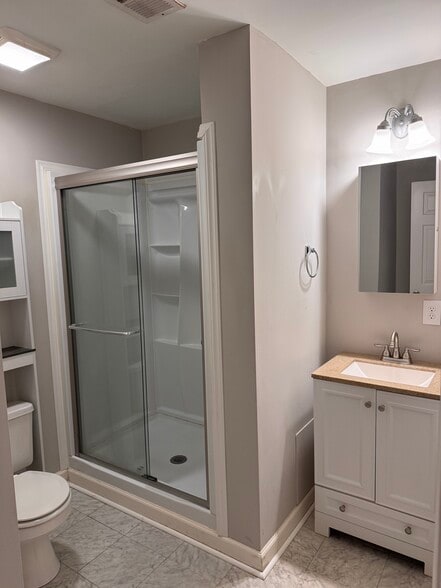 Building Photo - 7837 Heaton Way