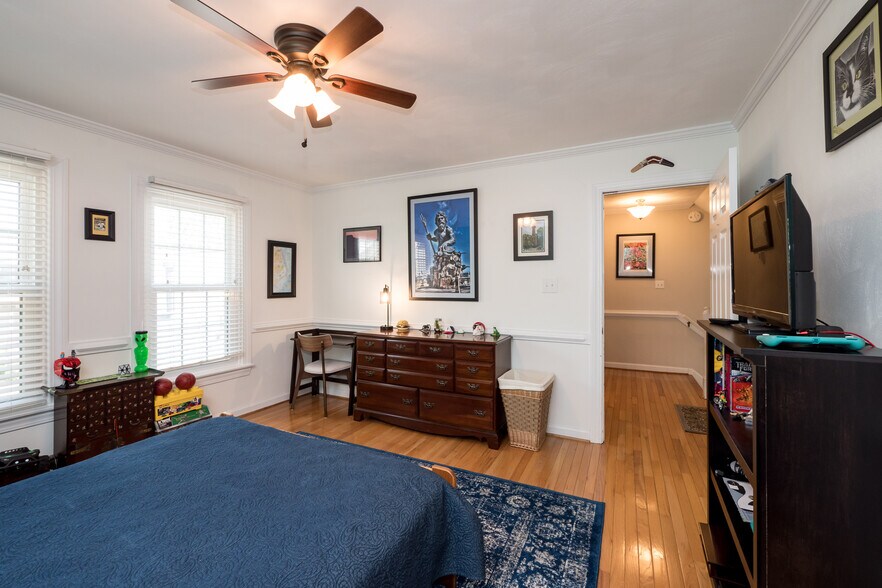 Building Photo - 338 W Olney Rd