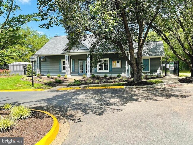 Building Photo - 404 Potomac Hills Dr