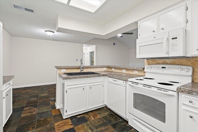 Building Photo - 361 Fantail Loop