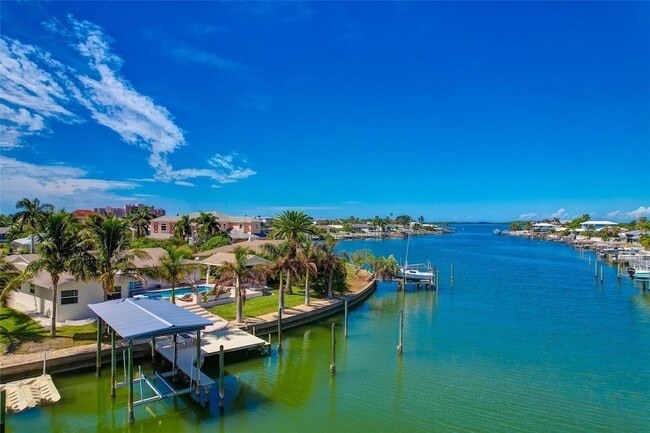 Building Photo - 807 Snug Island