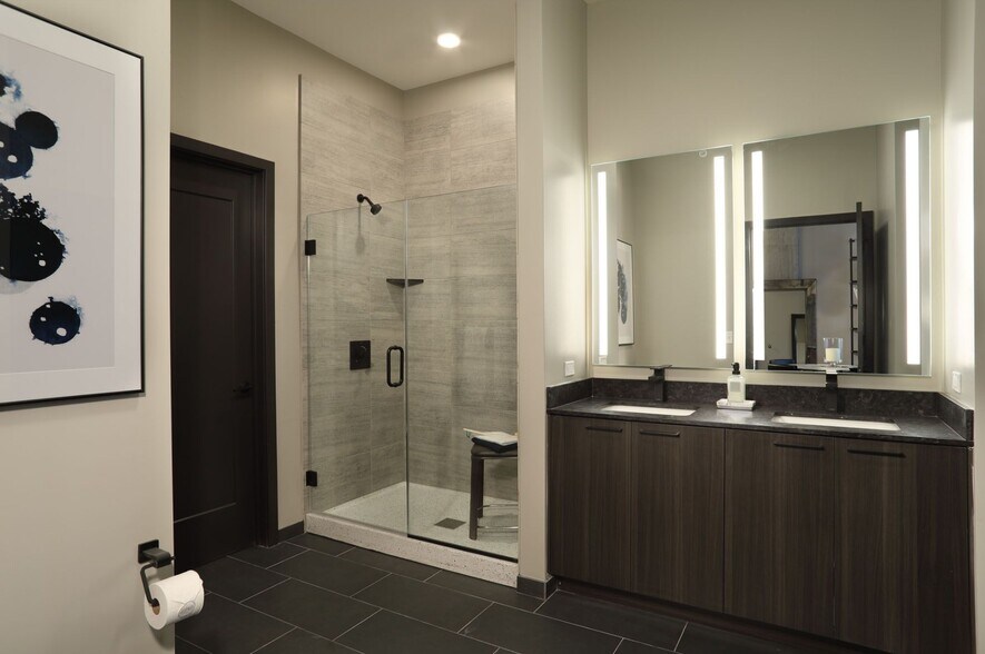 Building Photo - 110 N Carpenter St