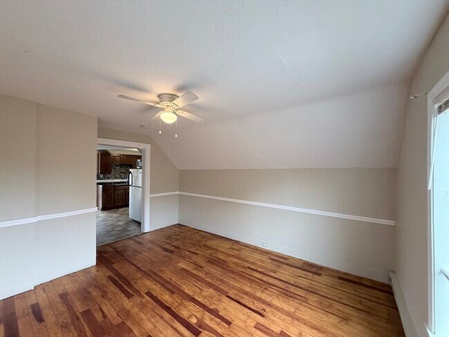 Building Photo - 198 Reed St