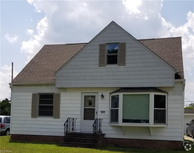 Building Photo - 469 Terrace Dr