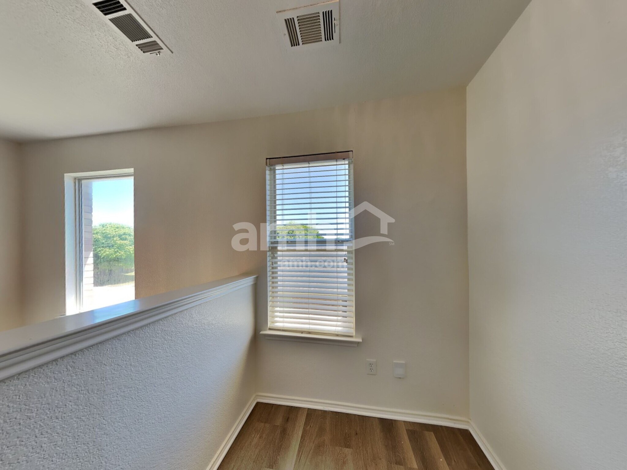 Building Photo - 1137 Boxwood Dr