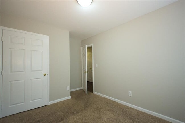 Building Photo - 501 Pine Park St