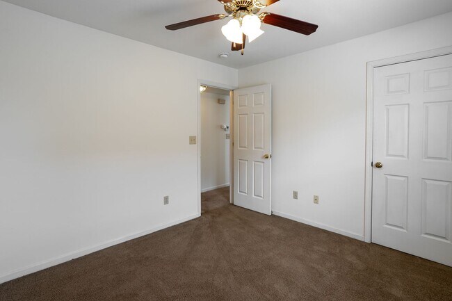 Building Photo - 2412-2414 Calder Ct.