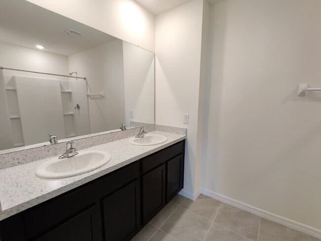 Building Photo - 34228 Jasper Stone Dr