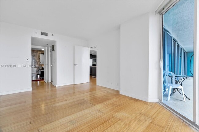 Building Photo - 7601 E Treasure Dr